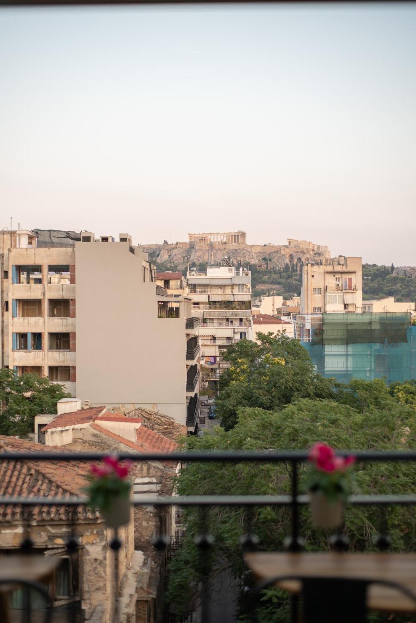 Stunning Acropolis View - 500M Metro - At Historical Center Lejlighed Athen Eksteriør billede